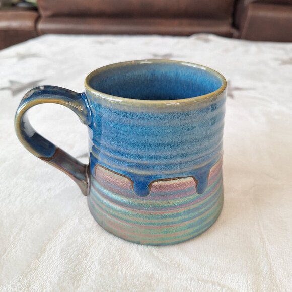 2017 SD Spectrum Desighz Blue Iridescent Drip Glaze Coffee‎ Mug Metallic & Glaze - Picture 1 of 5
